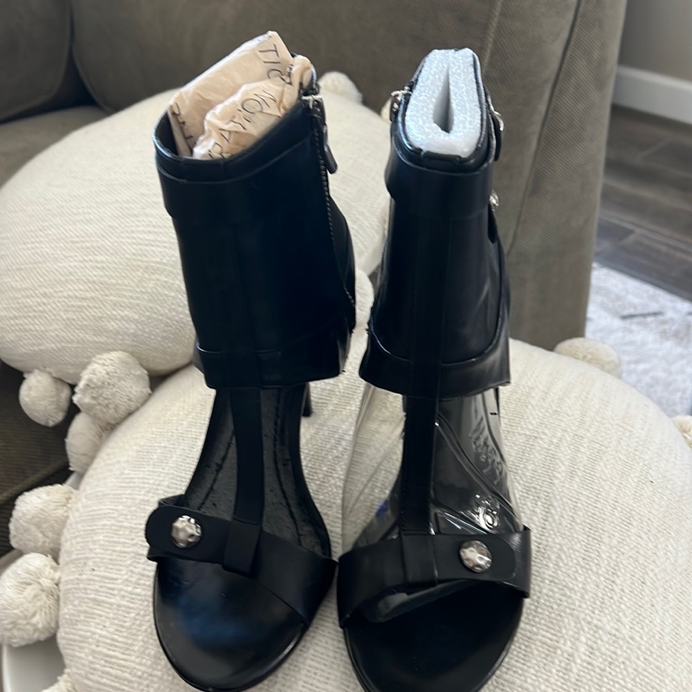 BCBG Black Leather Heels - Size 8.5
